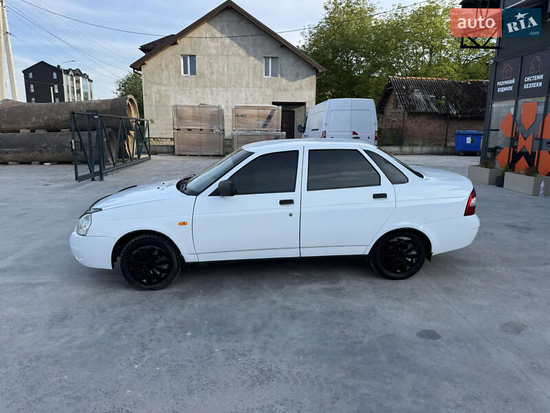 Седан ВАЗ / Lada 2170 Priora 2010 в Тернополе