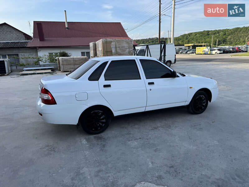 Седан ВАЗ / Lada 2170 Priora 2010 в Тернополе