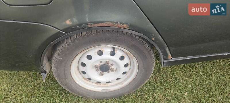 Седан ВАЗ / Lada 2170 Priora 2010 в Чернівцях