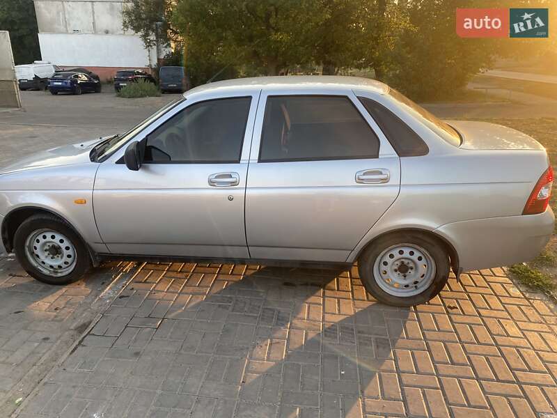 Седан ВАЗ / Lada 2170 Priora 2013 в Слов'янську