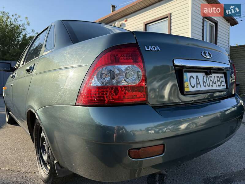 Седан ВАЗ / Lada 2170 Priora 2011 в Запорожье