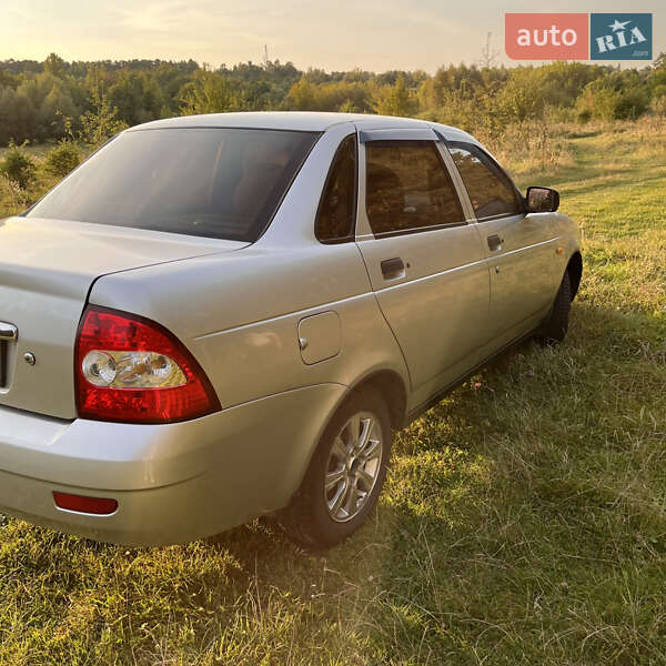 Седан ВАЗ / Lada 2170 Priora 2010 в Литине