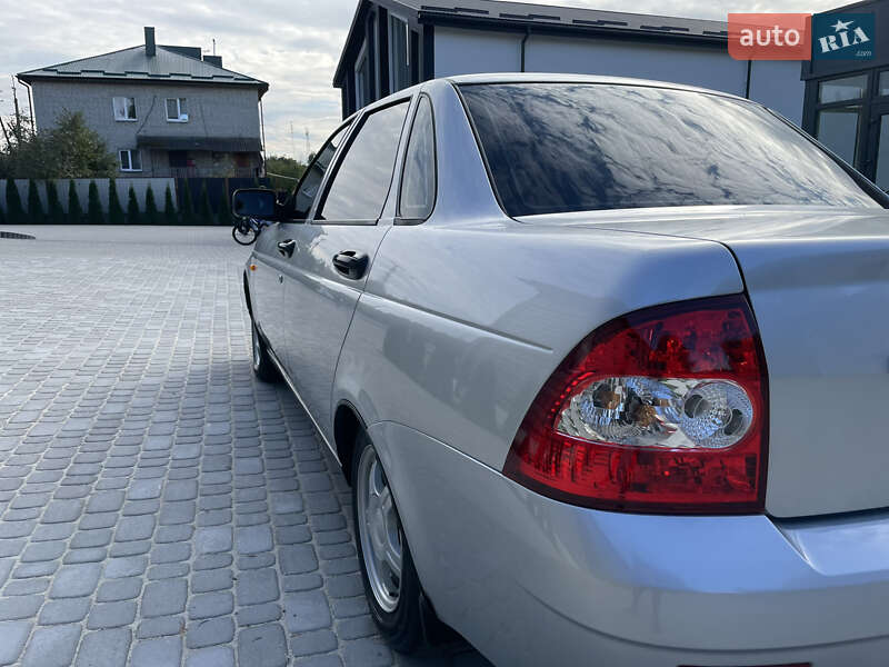 Седан ВАЗ / Lada 2170 Priora 2010 в Львове