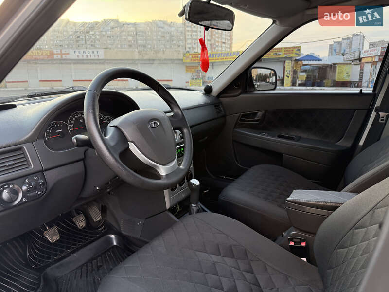 Седан ВАЗ / Lada 2170 Priora 2013 в Харькове
