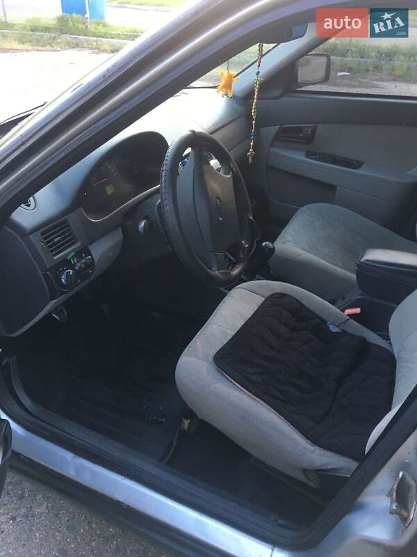 Седан ВАЗ / Lada 2170 Priora 2008 в Чернобае фото 3 Седан ВАЗ / Lada 2170 Priora 2008 в Чернобае