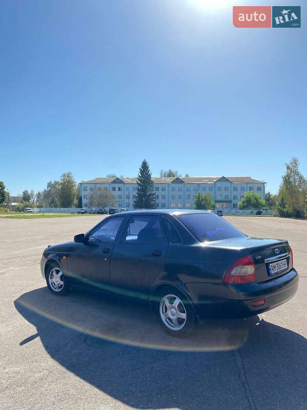 Седан ВАЗ / Lada 2170 Priora 2008 в Емильчине фото 2 Седан ВАЗ / Lada 2170 Priora 2008 в Емильчине
