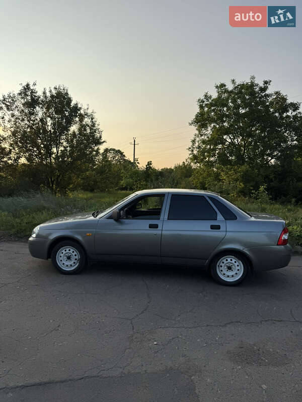 Седан ВАЗ / Lada 2170 Priora 2010 в Краматорську