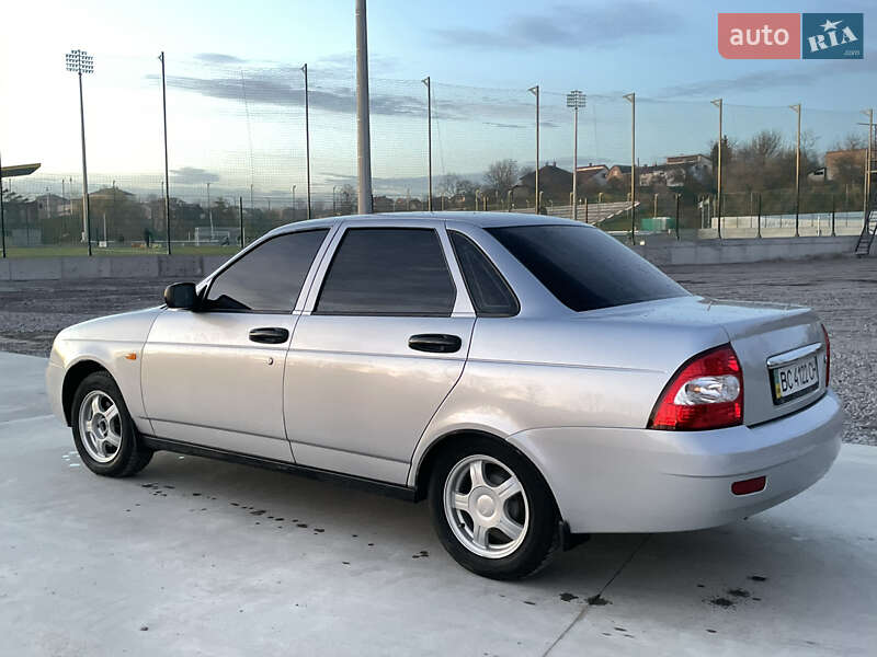 Седан ВАЗ / Lada 2170 Priora 2010 в Львове фото 8 Седан ВАЗ / Lada 2170 Priora 2010 в Львове