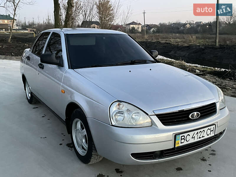 Седан ВАЗ / Lada 2170 Priora 2010 в Львове фото 7 Седан ВАЗ / Lada 2170 Priora 2010 в Львове