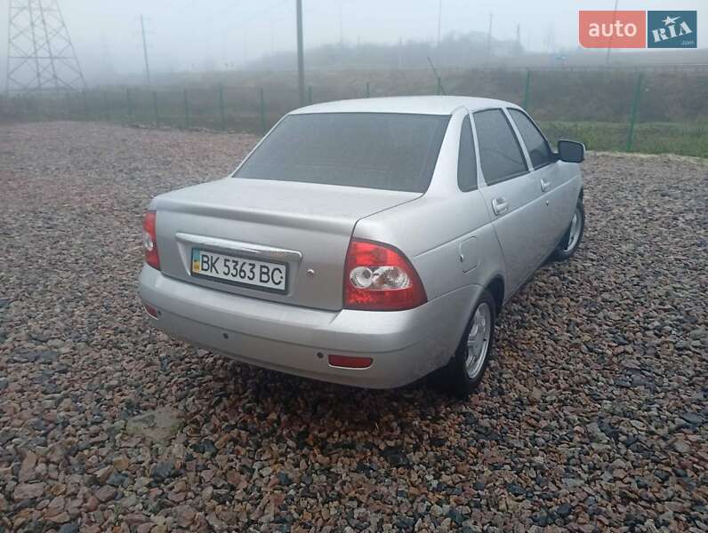 Седан ВАЗ / Lada 2170 Priora 2012 в Рівному