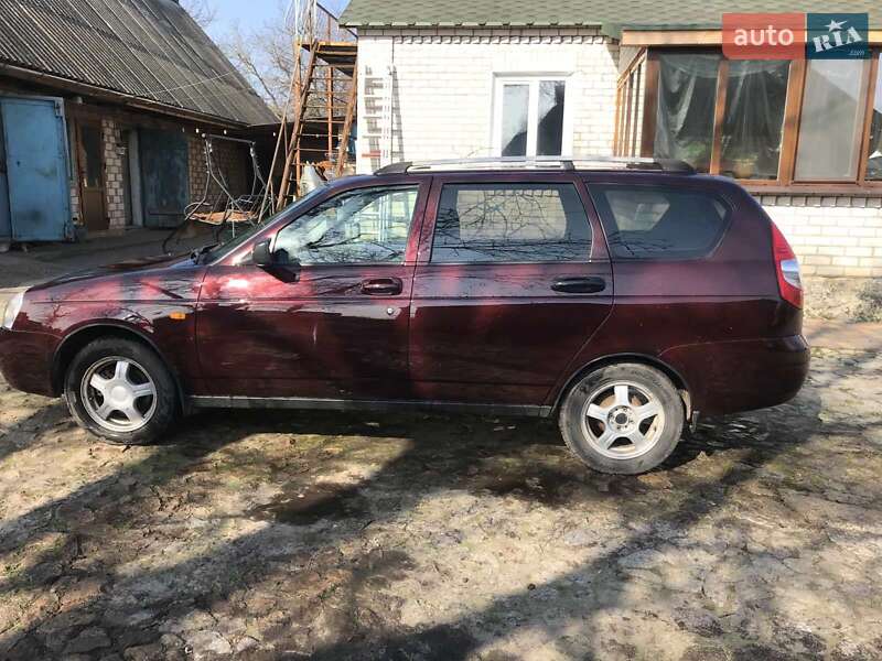 Универсал ВАЗ / Lada 2171 Priora 2011 в Каневе