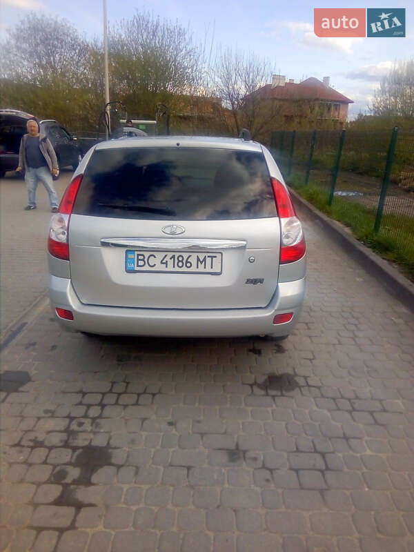 Універсал ВАЗ / Lada 2171 Priora 2013 в Дрогобичі