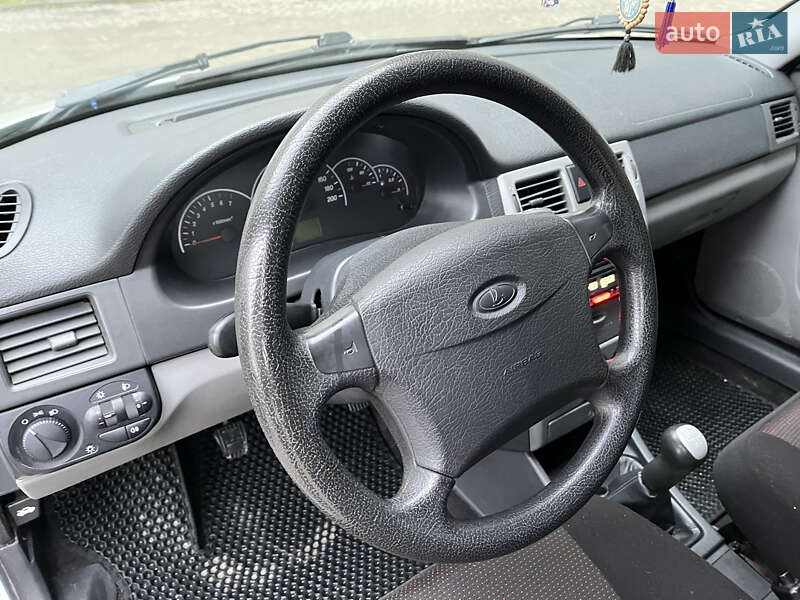 Універсал ВАЗ / Lada 2171 Priora 2011 в Хмельницькому