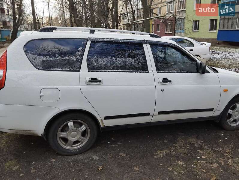 Универсал ВАЗ / Lada 2171 Priora 2011 в Кривом Роге