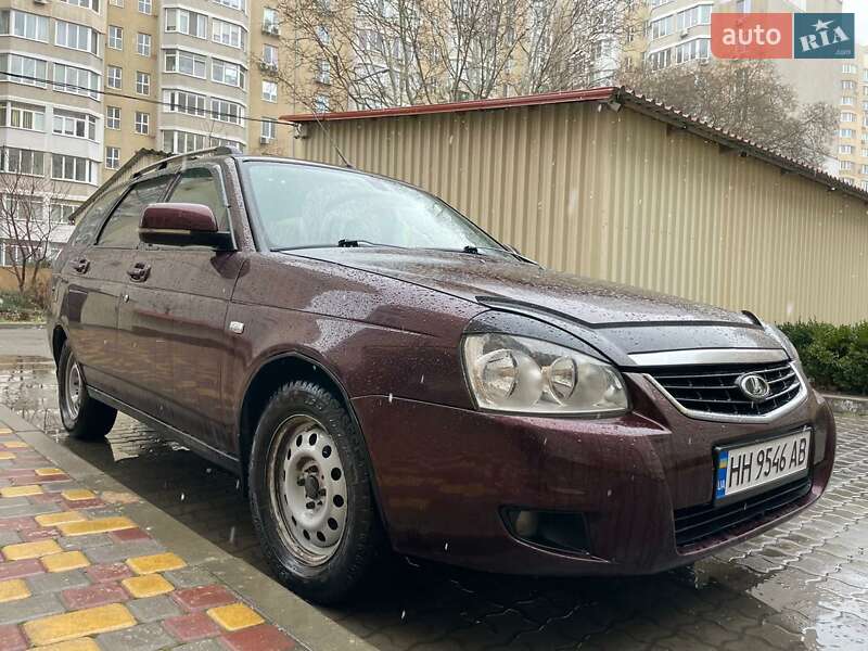 Универсал ВАЗ 2171 Priora 2011 в 