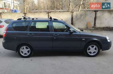 Универсал ВАЗ 2171 Priora 2011 в 