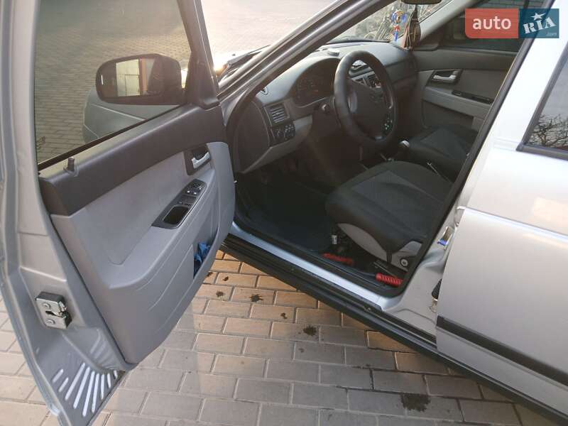Универсал ВАЗ / Lada 2171 Priora 2011 в Казатине