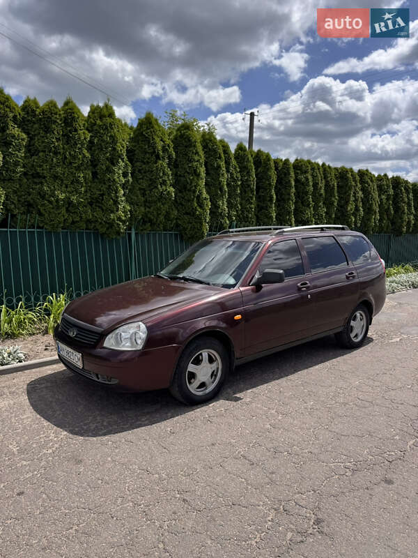 Универсал ВАЗ / Lada 2171 Priora 2011 в Попельне