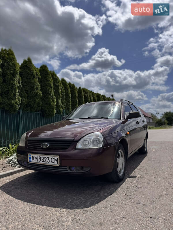 Универсал ВАЗ / Lada 2171 Priora 2011 в Попельне