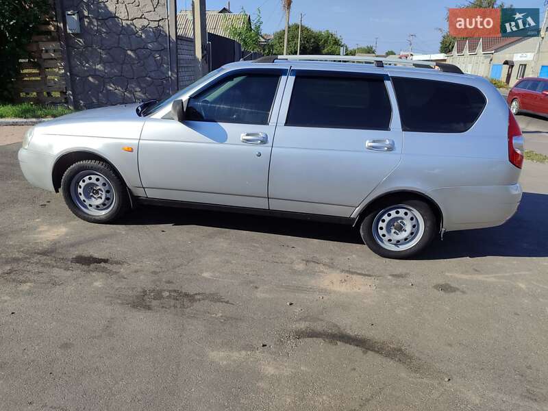 Универсал ВАЗ / Lada 2171 Priora 2011 в Александрие