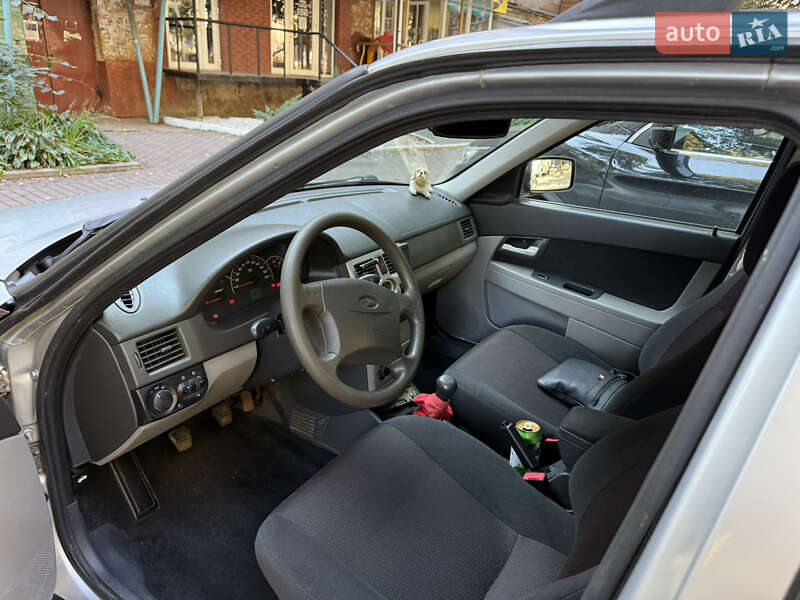 Универсал ВАЗ / Lada 2171 Priora 2010 в Ровно