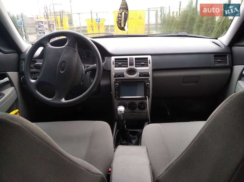 Универсал ВАЗ / Lada 2171 Priora 2011 в Тыврове