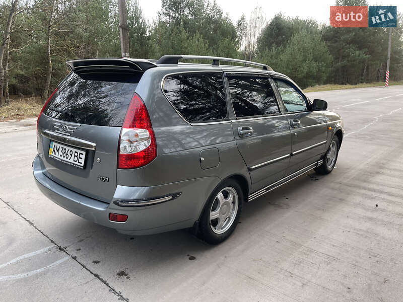 Універсал ВАЗ / Lada 2171 Priora 2011 в Славуті