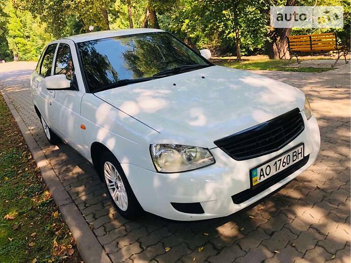 Хэтчбек ВАЗ / Lada 2172 Priora 2011 в Сваляве