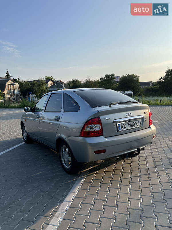 Хэтчбек ВАЗ / Lada 2172 Priora 2009 в Киеве