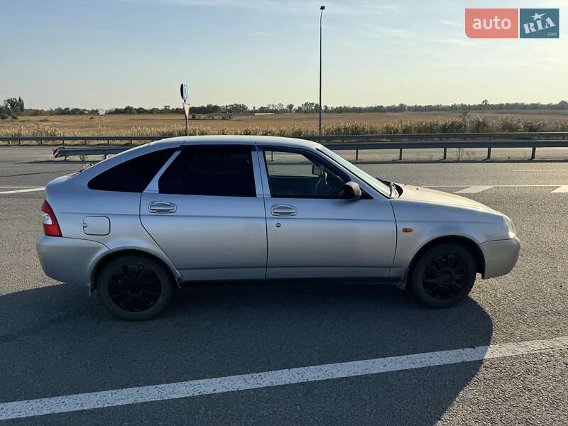 Хэтчбек ВАЗ / Lada 2172 Priora 2008 в Петриковке фото 8 Хэтчбек ВАЗ / Lada 2172 Priora 2008 в Петриковке