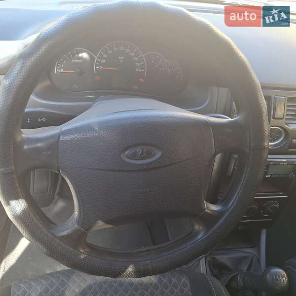 Хэтчбек ВАЗ / Lada 2172 Priora 2008 в Сумах