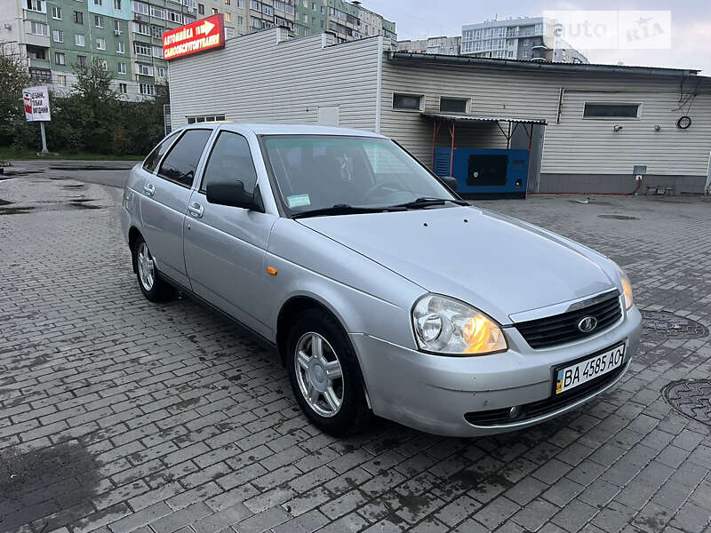 Хетчбек ВАЗ / Lada 2172 Priora 2008 в Чернівцях