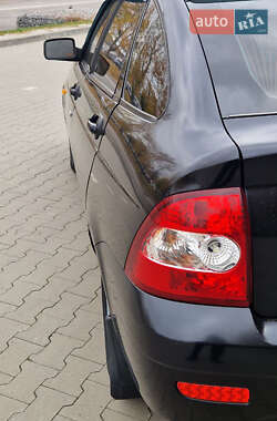 Хэтчбек ВАЗ 2172 Priora 2010 в 