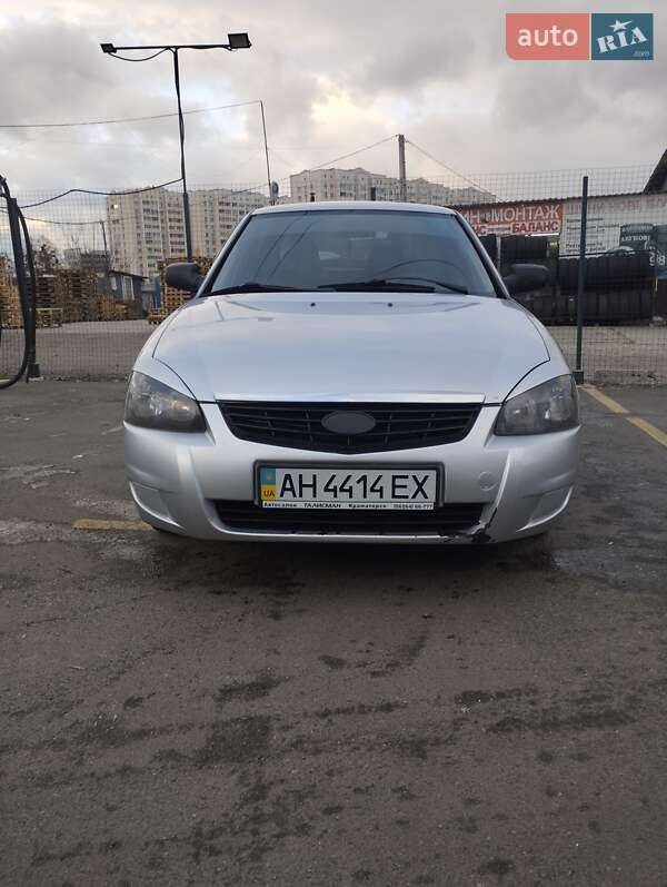 Хэтчбек ВАЗ / Lada 2172 Priora 2009 в Киеве