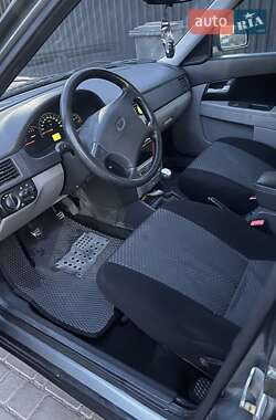 Хэтчбек ВАЗ 2172 Priora 2011 в 