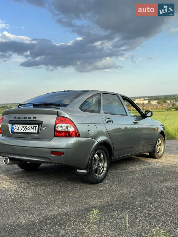 Хэтчбек ВАЗ / Lada 2172 Priora 2008 в Краснограде