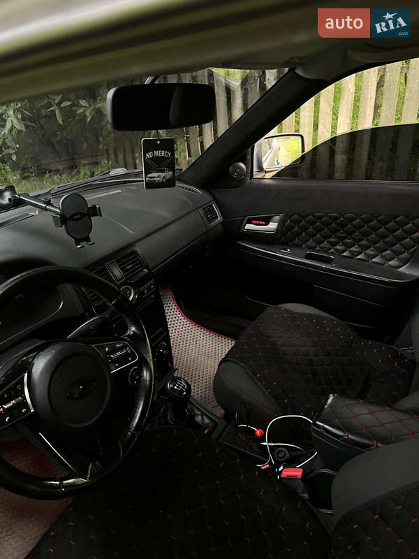 Хетчбек ВАЗ / Lada 2172 Priora 2011 в Прилуках