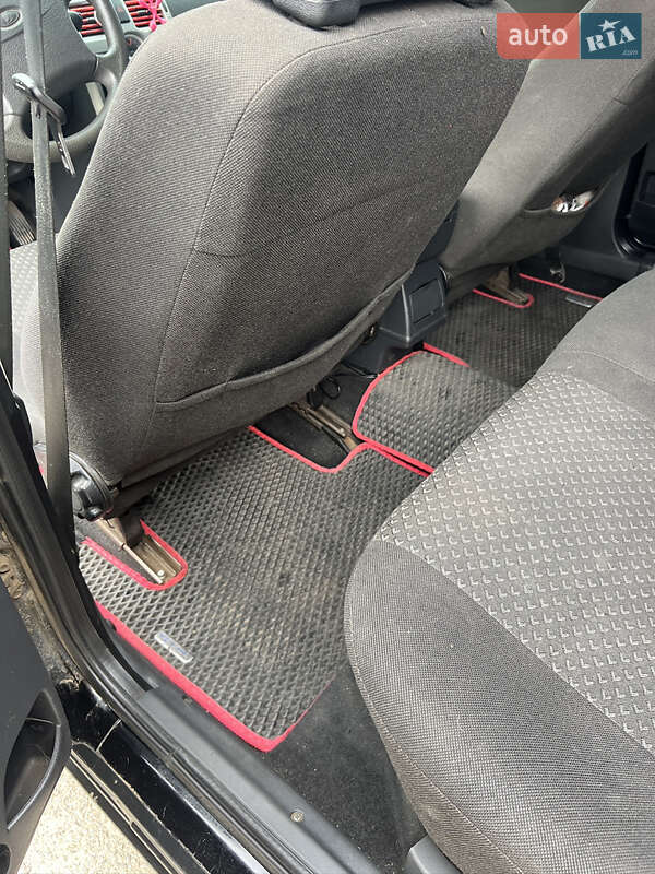 Хэтчбек ВАЗ / Lada 2172 Priora 2012 в Павлограде