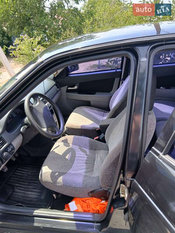 Хэтчбек ВАЗ / Lada 2172 Priora 2008 в Николаеве