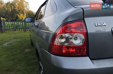 Хэтчбек ВАЗ 2172 Priora 2011 в 