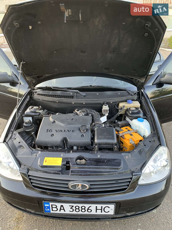 Хэтчбек ВАЗ / Lada 2172 Priora 2008 в Бобринце