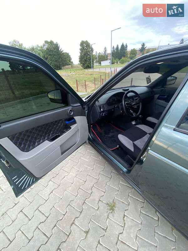 Хэтчбек ВАЗ / Lada 2172 Priora 2011 в Красилове