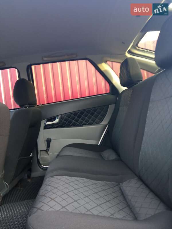 Хэтчбек ВАЗ / Lada 2172 Priora 2008 в Житомире фото 9 Хэтчбек ВАЗ / Lada 2172 Priora 2008 в Житомире