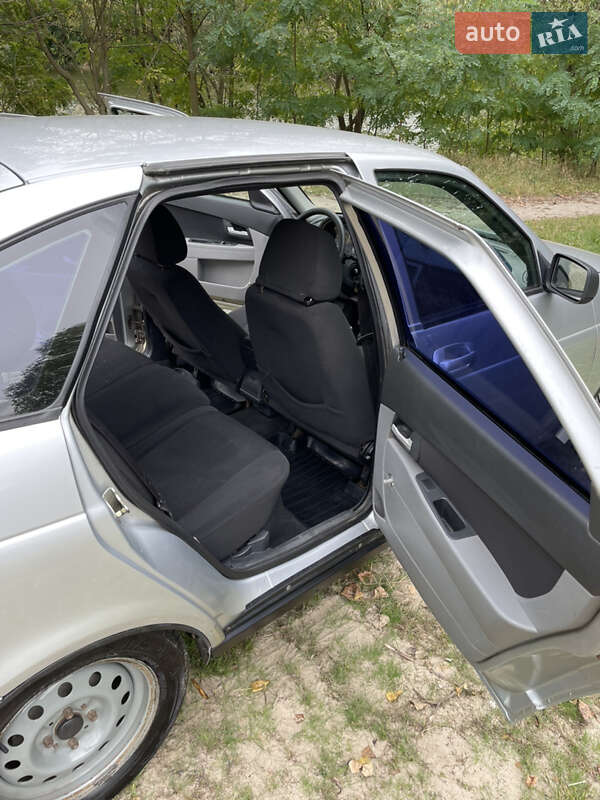 Хэтчбек ВАЗ / Lada 2172 Priora 2008 в Киеве фото 11 Хэтчбек ВАЗ / Lada 2172 Priora 2008 в Киеве