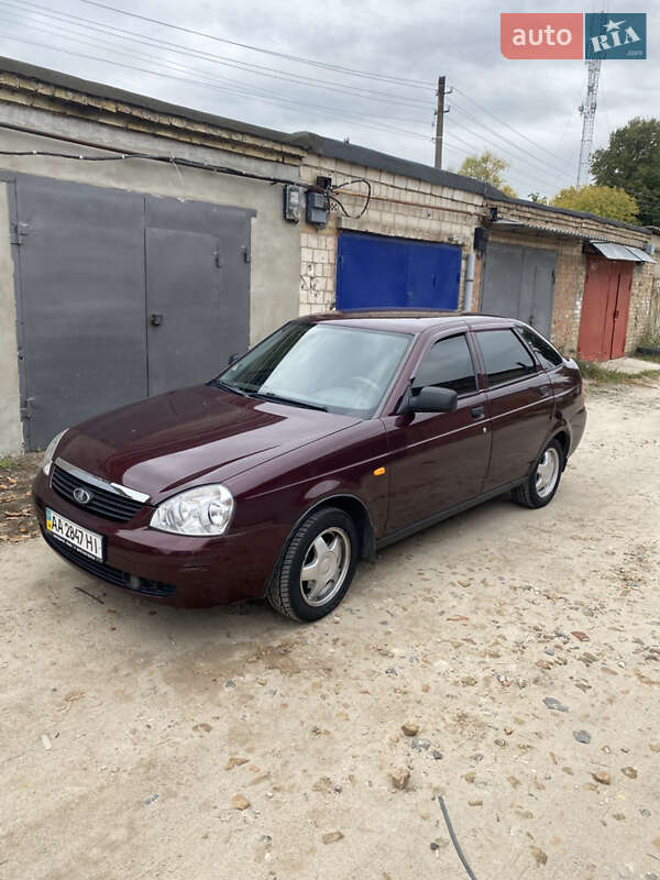 Хэтчбек ВАЗ / Lada 2172 Priora 2008 в Киеве
