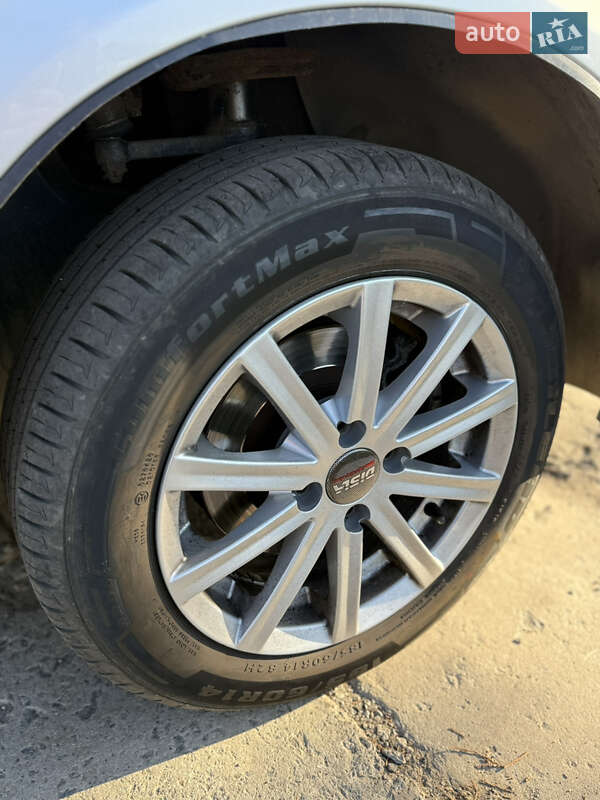 Хэтчбек ВАЗ / Lada 2172 Priora 2013 в Прилуках