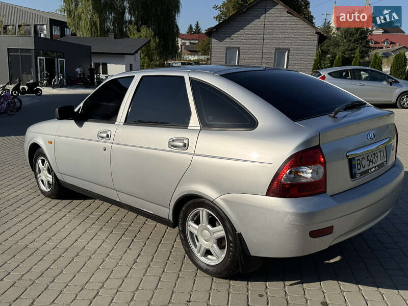 Хэтчбек ВАЗ / Lada 2172 Priora 2008 в Львове