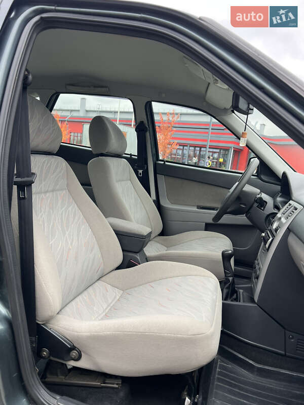 Хэтчбек ВАЗ / Lada 2172 Priora 2008 в Здолбунове фото 30 Хэтчбек ВАЗ / Lada 2172 Priora 2008 в Здолбунове