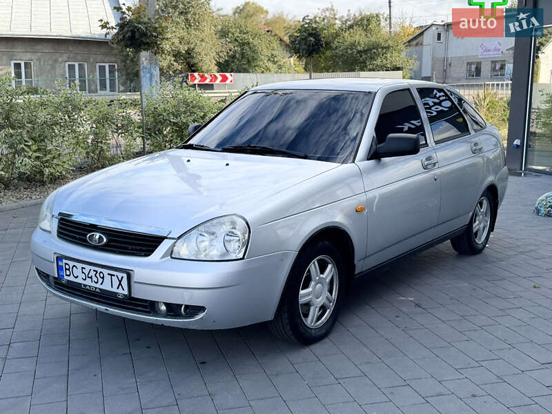 Хетчбек ВАЗ 2172 Priora 2008 в 