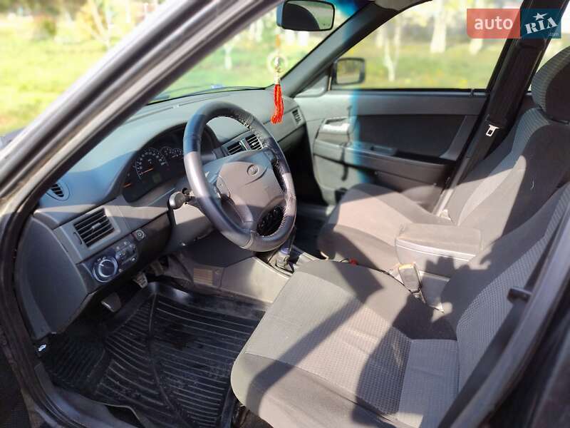Хэтчбек ВАЗ / Lada 2172 Priora 2009 в Новом Буге